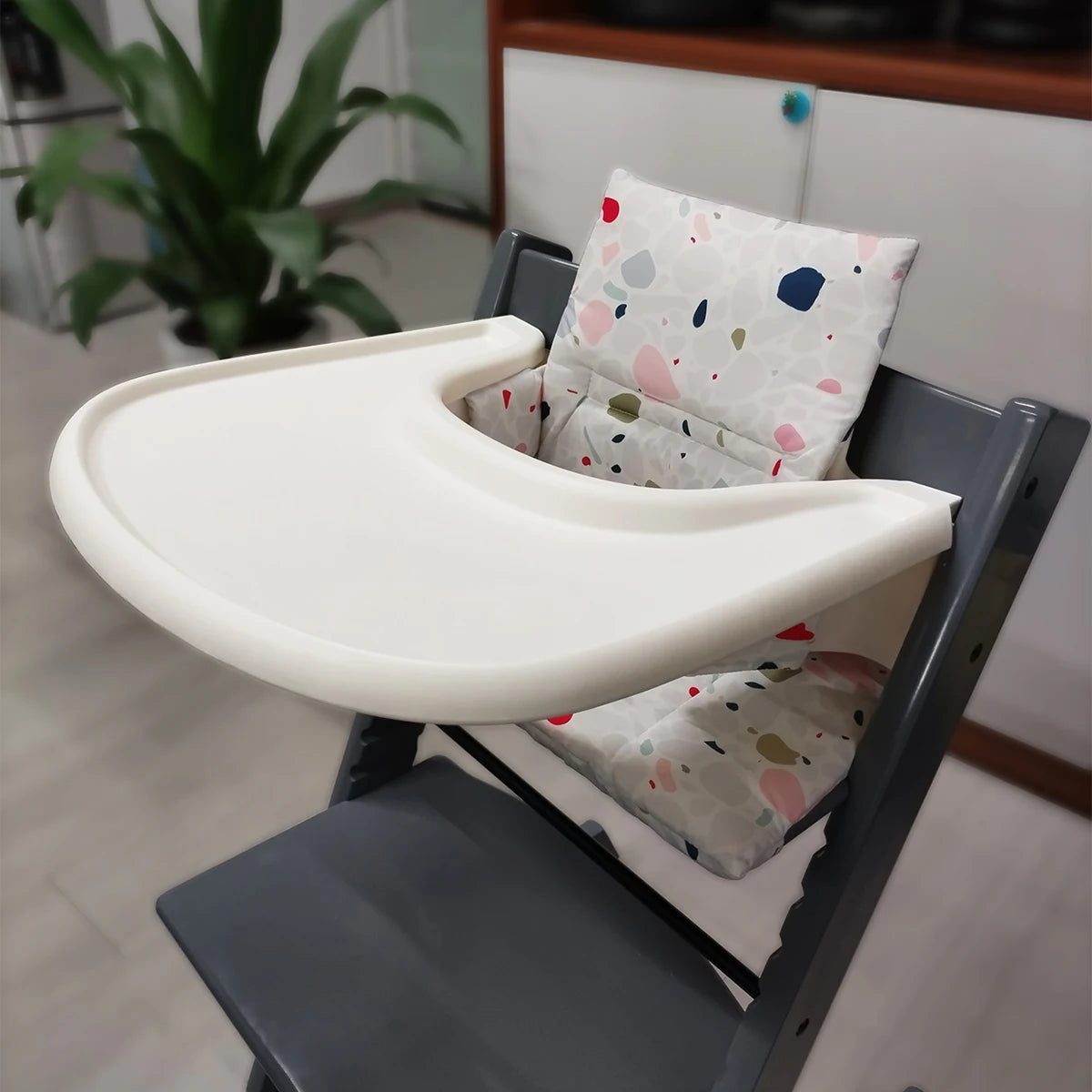 Baby Snack Tray For Stokke Tripp Trapp Highchair Seat Plate or Toy Tray Storage Rack Vacuum Adsorption Bebe Accessories