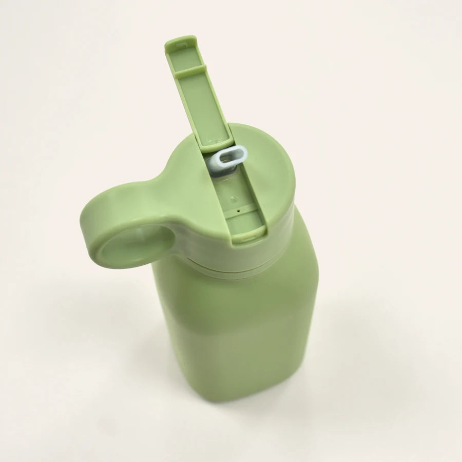 1PCS Baby Silicone Sports Cup Portable Baby Tableware Solid Color Baby Water Bottle Leakproof Baby Sippy Cups Kids Flip Lid Cup