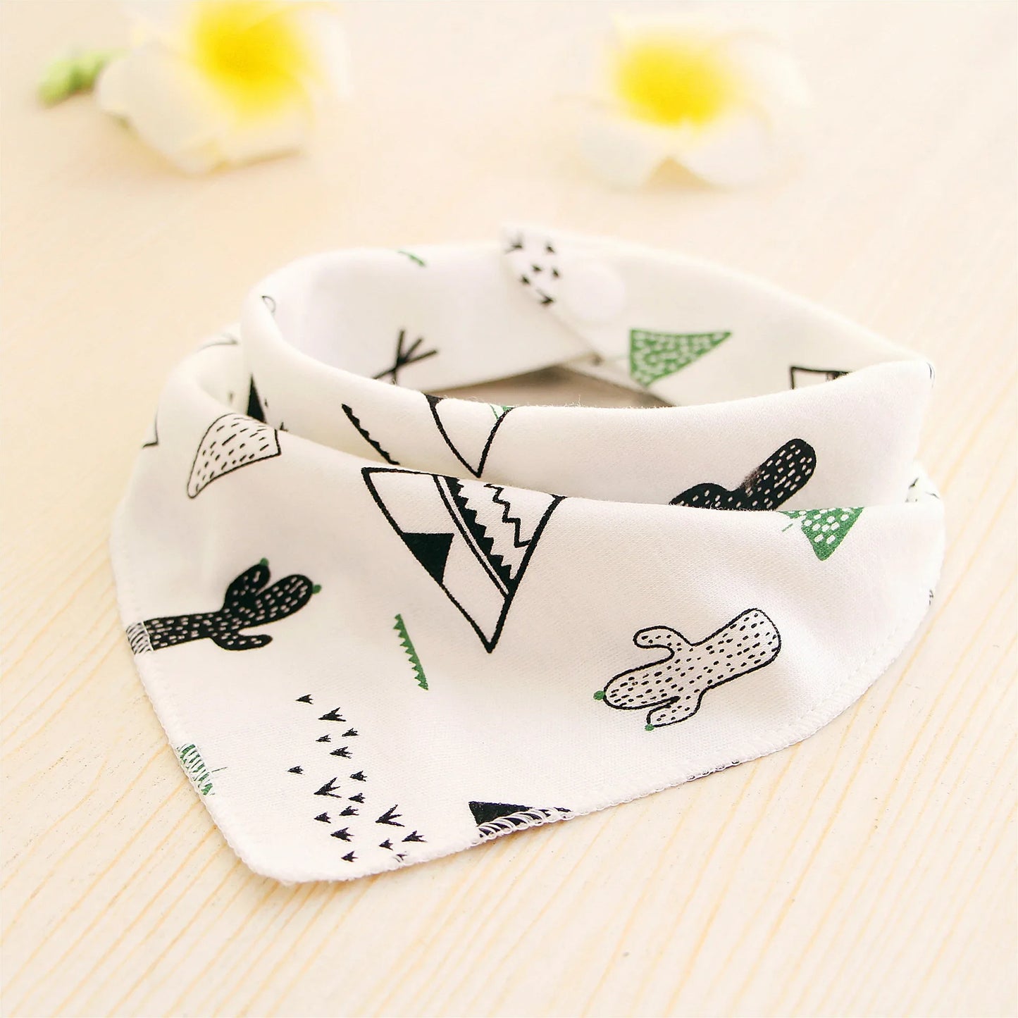 Baby Cotton Feeding Apron Triangle Bibs Girls Boys Cartoon Feeding Scarf Bib Collar Bib Burp Cloth Bandana Saliva Towel
