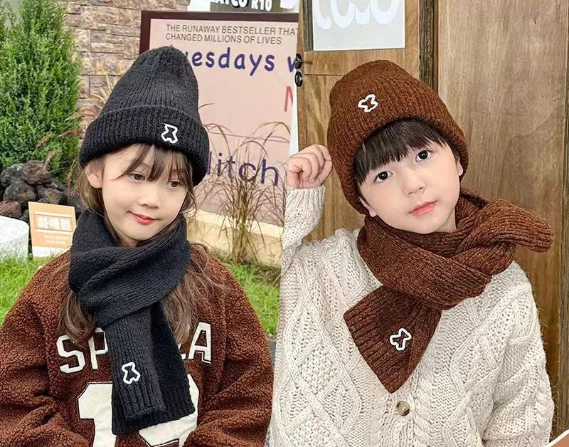2024 New Fashion Warm Hat Scarf Set for Kids Boy Girl Chic Cartoon Bear Knitted Hat Scarf Autumn Winter Warm Beanie Scarf Set