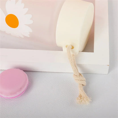 Small Daisy Frosted Plastic Mug, Portable Transparent Travel Tea Cup, Cute BPA-Free Water Bottle for Outdoor Use